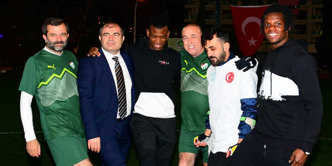 Başlama vuruşu Shehu ve Diarra’dan