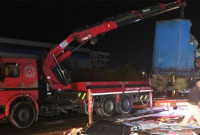 Yolcu otobüsü ile kargo TIR’ı çarpıştı: 2 ölü, 23 yaralı