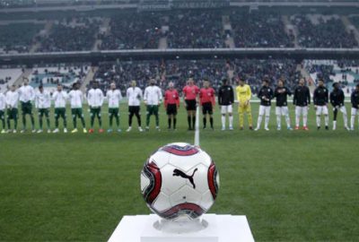 Mesçi için saygı duruşu