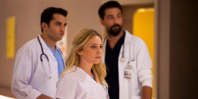 Mucize Doktor’un yıldız ismi yatak pozuyla gündem yarattı! ‘Madonna gibi kadın’