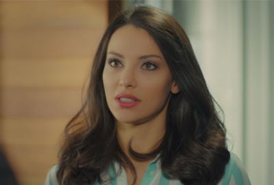 Set arkadaşıyla el ele yakalandı! Verdiği cevap şaşırttı