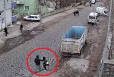 Liseli kızı okul önünden minibüsle kaçırmaya çalıştılar