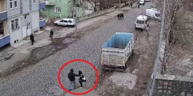 Liseli kızı okul önünden minibüsle kaçırmaya çalıştılar