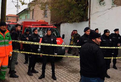 Kerpiç evde göçük: 3 ölü