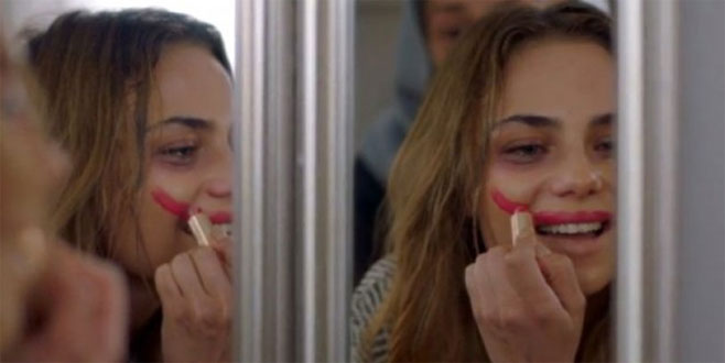 Bekaret sahnesiyle olay olan Bahar Şahin, sosyal medyayı salladı