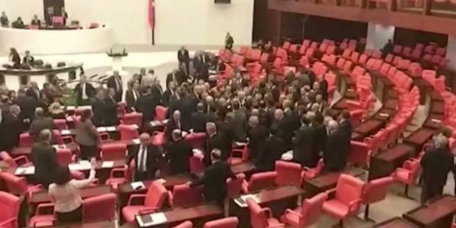 Meclis’te tansiyon yükseldi