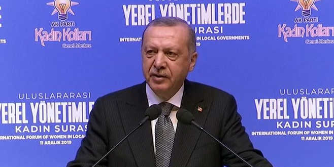 Cumhurbaşkanı Erdoğan’dan kadınlara ‘siyaset’ çağrısı