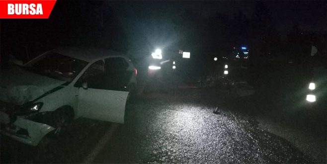 Motosikletle otomobil kafa kafaya çarpıştı: 1 ölü