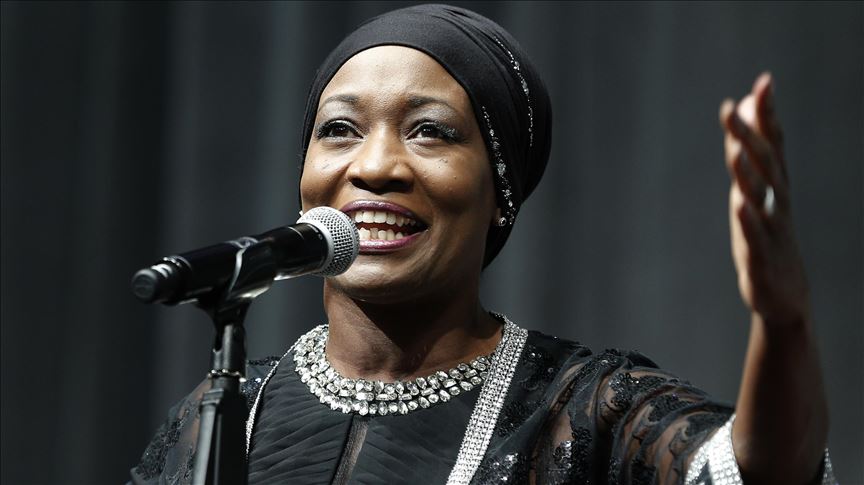 ABD’li sanatçı Della Miles Türkiye’yi tanıtmak istiyor ABD’li sanatçı Della Miles Türkiye’yi tanıtmak istiyor