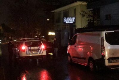 Ünlülerin kuaföründe silahla tehlikeli oyun