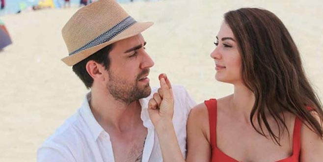 Afili Aşk dizisinin Ayşe’si itiraf etti! Muhabirler şaştı kaldı