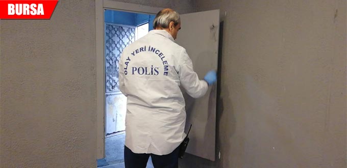 20 bin TL değerindeki sandalye ve malzemeyi alıp gittiler