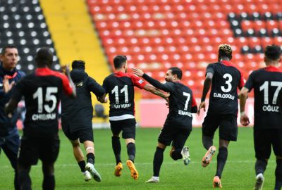 Güray Vural’ı şikayet ettiler