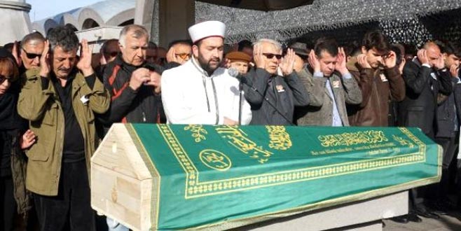 Son yolculuğunu uğurlanan usta ismin ölmeden önceki sözü yürek dağladı!