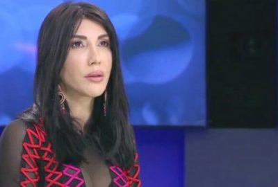 Dekoltenin sınırlarını zorladı!