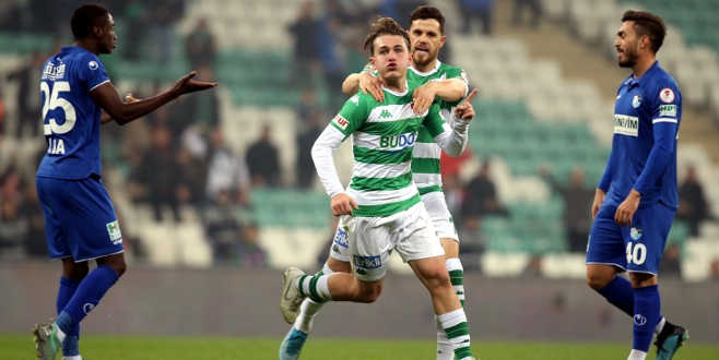 Bir yıldız gibi parlıyor Bir yıldız gibi parlıyor