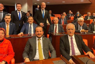 Ak Parti Bursa Milletvekillerinden bütçe pozu