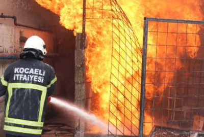 Geri dönüşüm tesisinde yangın