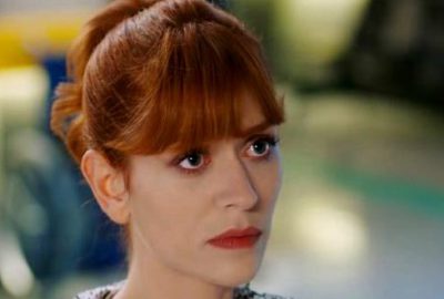 Hazal Türesan’dan iddialı poz! Sosyal medyada bacakları konuşuldu