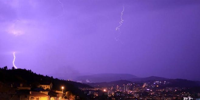 Meteoroloji’den fırtına ve sağanak uyarısı Meteoroloji’den fırtına ve sağanak uyarısı