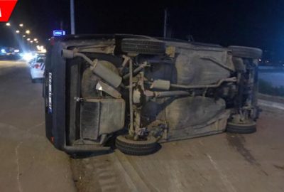 Otomobil traktöre çarptı