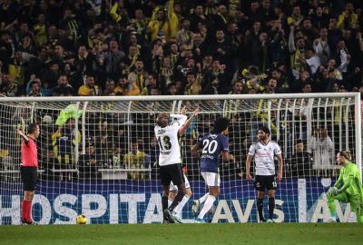 Yılın son derbisinin galibi Fenerbahçe