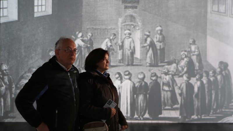‘Ara Güler Dijital Fotoğraf Sergisi’ sanatseverlerden yoğun ilgi gördü İletişim Başkanlığı tarafından hazırlanan "Ara Güler Dijital Fotoğraf Sergisi" Taksim'de