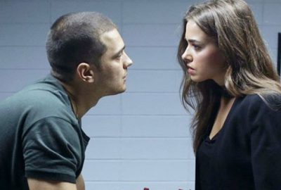 Bursalı oyuncudan dekolteli pozuna beğeni yağmuru!