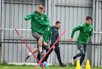 Bursaspor yine erteledi… İşte yeni toplanma tarihi…