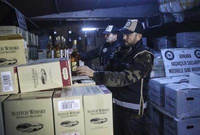 10 bin 404 şişe sahte içki ele geçirildi