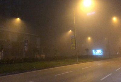 Yoğun sis sürücülere zor anlar yaşattı