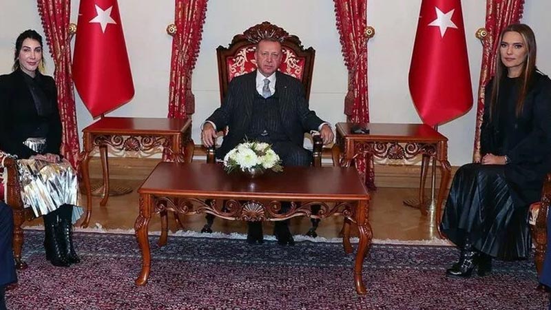 Etek boyu eleştirilen Akalın sert çıktı Etek boyu eleştirilen Akalın sert çıktı