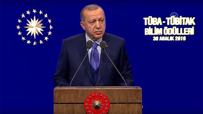 Beştepe'deki TÜBİTAK ve TÜBA ödüllerinde konuşan Cumhurbaşkanı Erdoğan yerli otomobile