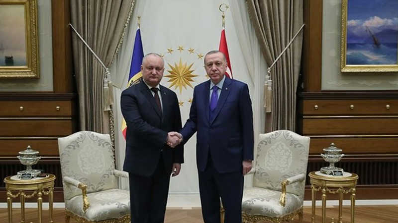 ‘Moldova’daki FETÖ okullarının devredilmesini bekliyoruz’