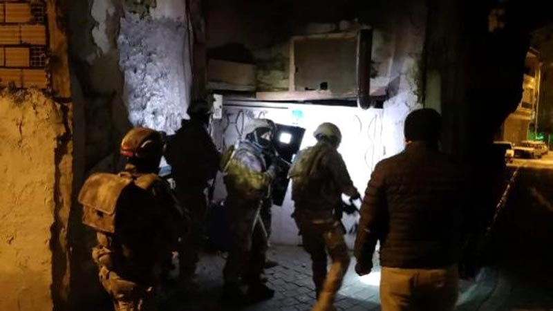 Yılbaşı öncesi şafak operasyonu Yılbaşı öncesi şafak operasyonu