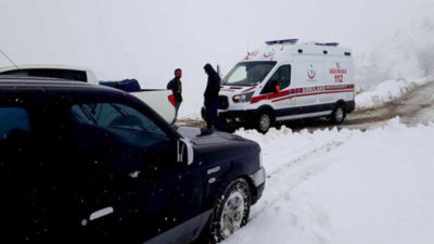 Kar yağışı 29 mahalleye ulaşımı kapattı