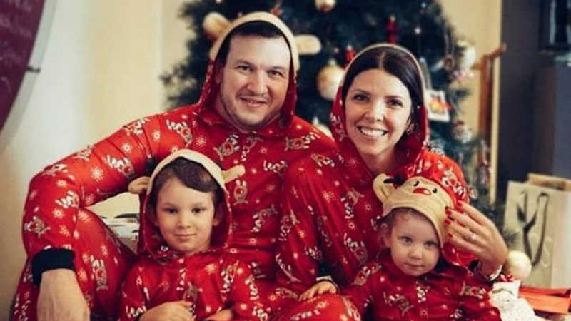 Gökbakar ailesinden yılbaşı pozu