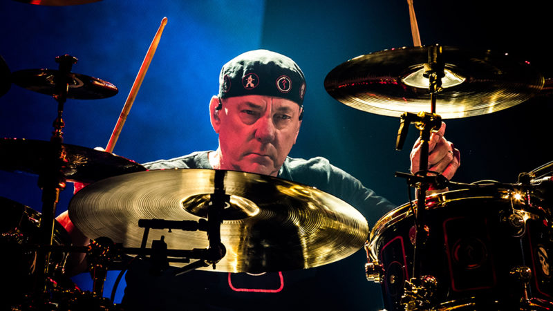 Rock topluluğu Rush'ın davulcusu Neil Peart, 67 yaşında yaşamını yitirdi.
