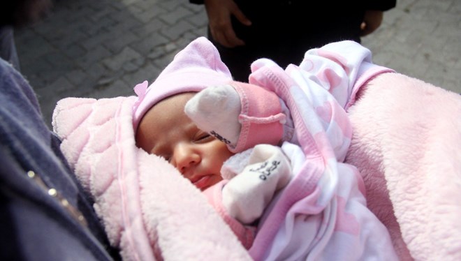 ’40 günlük bebeğini bırakıp kaçtı’ iddiası