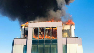 İş merkezinde yangın