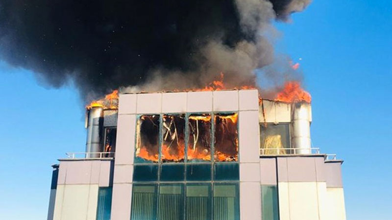 İş merkezinde yangın