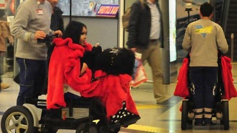 Bülent Ersoy uçağı kaçırınca ortalık karıştı!