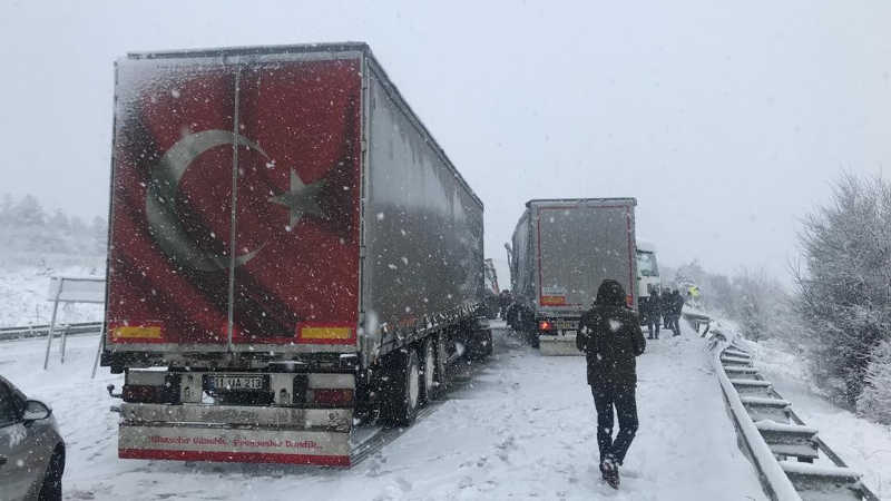 Bursa-Ankara yolunda kaza! Kilometrelerce kuyruk oluştu