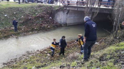 Canına kıymak istedi, çevredekiler kurtardı