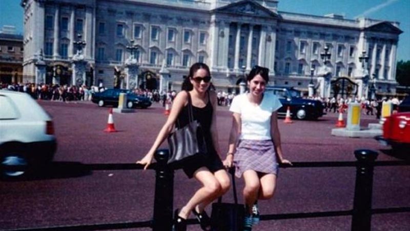 Çocukken önünde turist pozu verdiği saraya gelin oldu Çocukken önünde turist pozu verdiği saraya gelin oldu