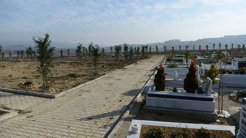 Kent Mezarlığı Yeşilleniyor