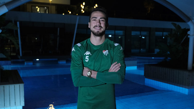 Emirhan’dan İbrahim Üzülmez’e övgü