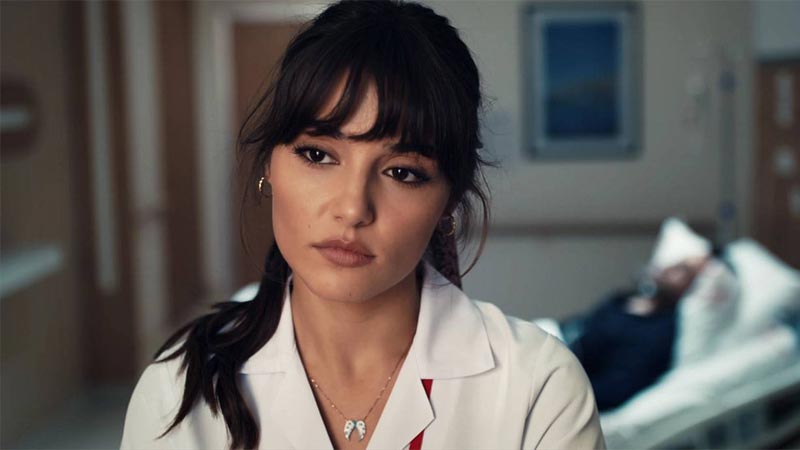 Hande Erçel’den flaş karar!