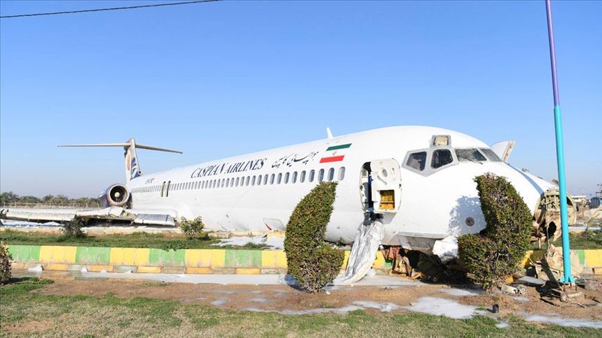 İran’da yolcu uçağı iniş sırasında pistten çıktı