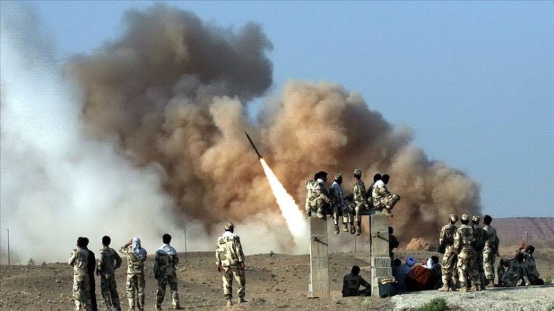 İran, ABD'nin Irak'taki Ayn el-Esed Hava Üssü'ne balistik füzelerle düzenlenen